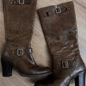 FRYE Vera stitch boots